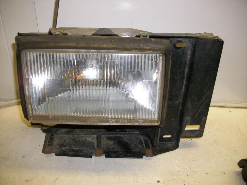 Used rh headlight 91-94 explorer 89-93 ranger bronco 2