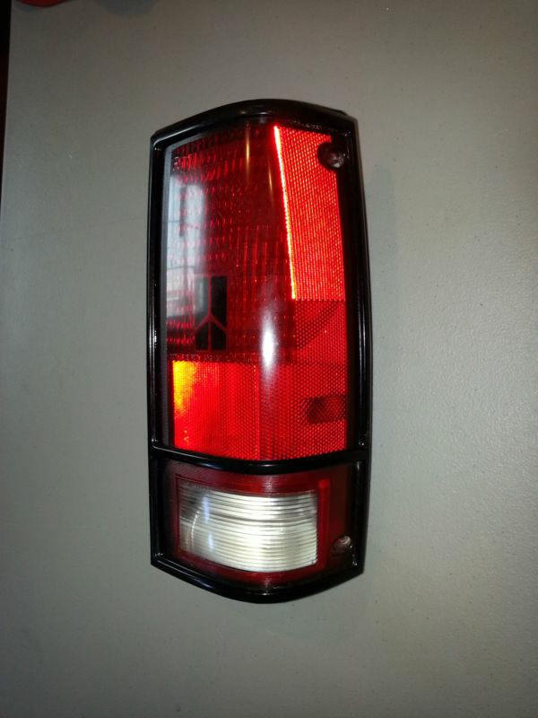 Oldsmobile bravada 91-94 rh tail light