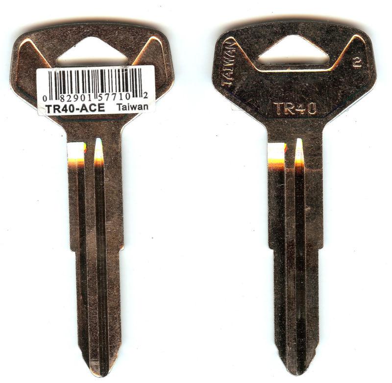 Key blank for toyota daihatsu vehicles tr40 x174 all hino trucks 1989-2004