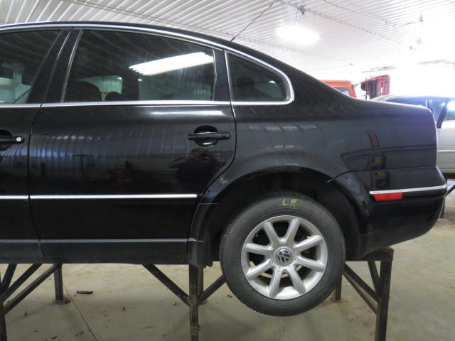 2004 volkswagen passat 91182 miles rear or back door left 2560209