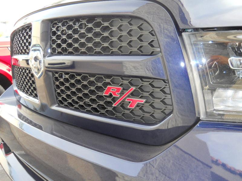 Dodge ram 1500 2009 - 2012 r/t front honeycomb grille badge emblem nameplate oem