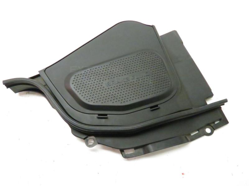 Infiniti m35 06-10 brake fluid access hoodledge cover 64895-eh100, a358