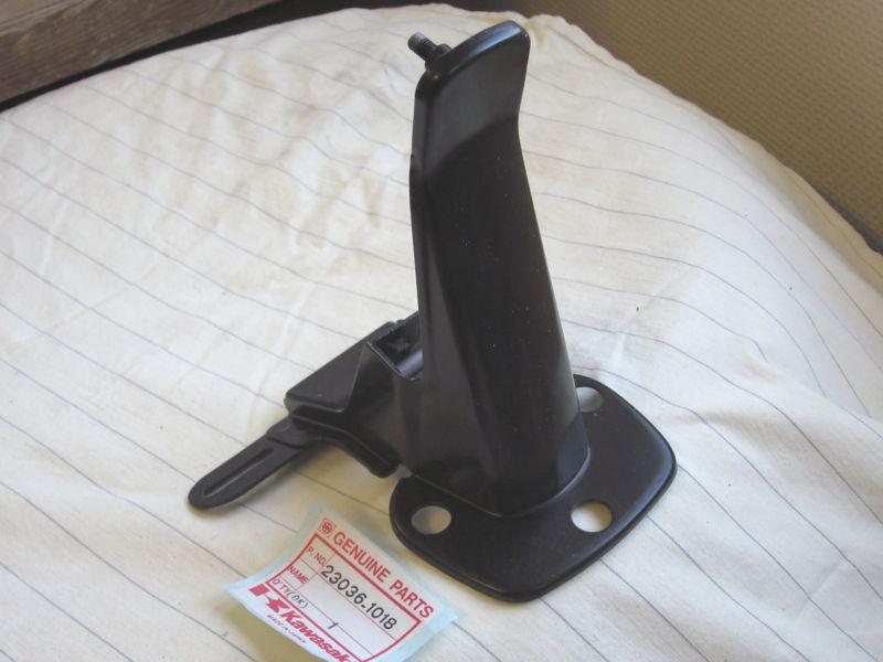 Kawasaki kl250 tail lamp bracket 23036-1018 nos