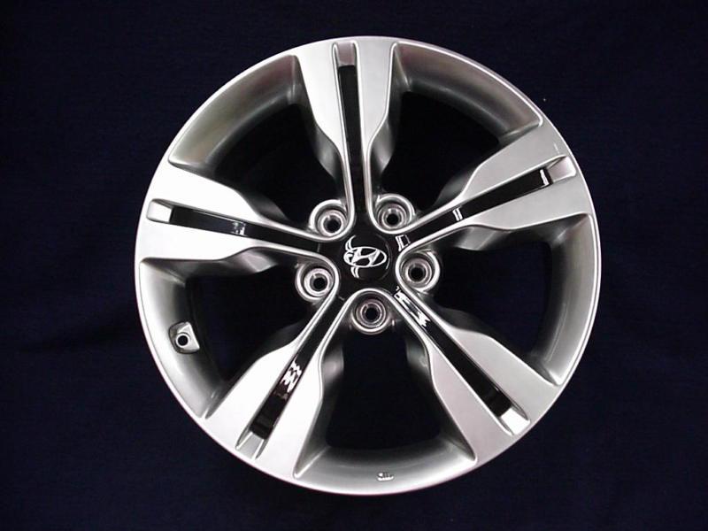 Hyundai veloster 12-13 18" 5 spoke platinum / black alloy / aluminum wheel - 1