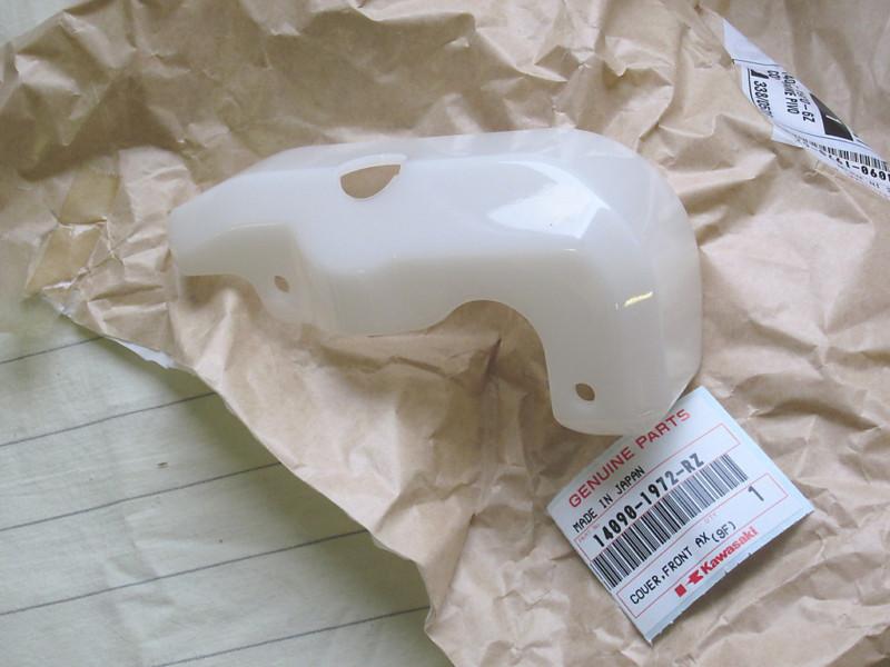 Kawasaki kx125 kx250 l1 l2 1999-2000 white front axle cover 14090-1972-rz nos