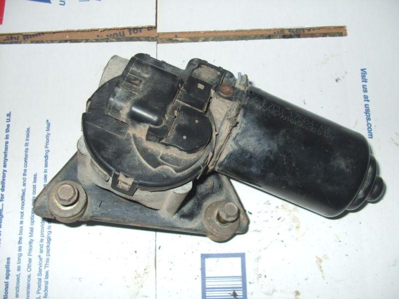 Ford escort 1999 windsheld wiper motor 4-122 2.0l