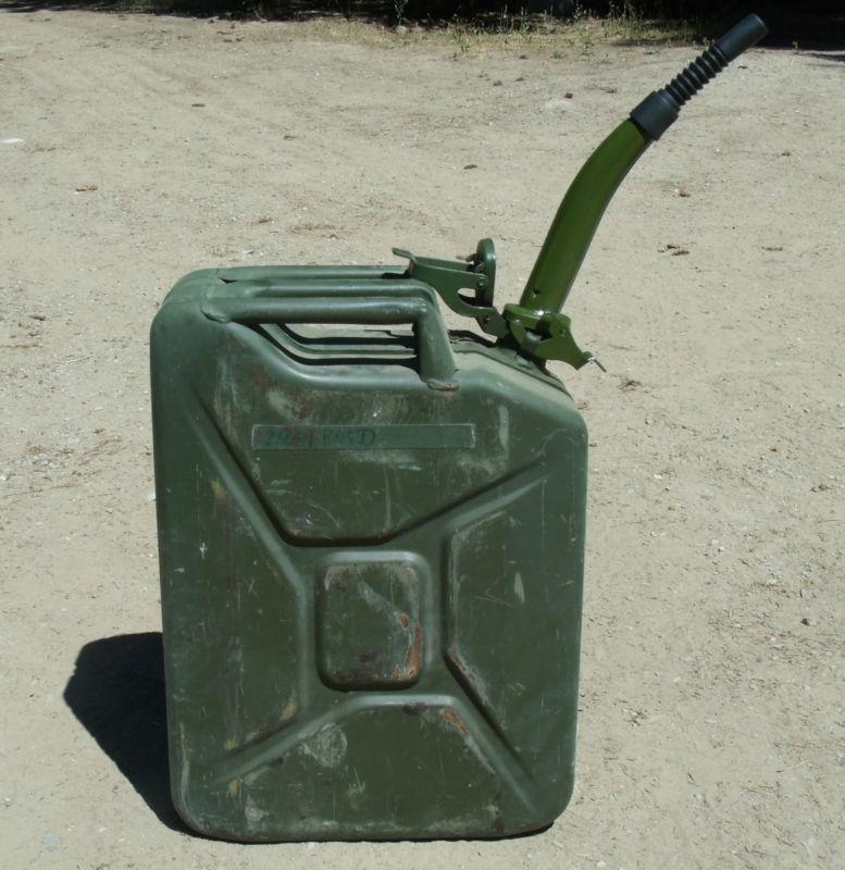 1 used good 5 gallon jerry can with nozzle gas fuel steel tank mil iss nato  20l