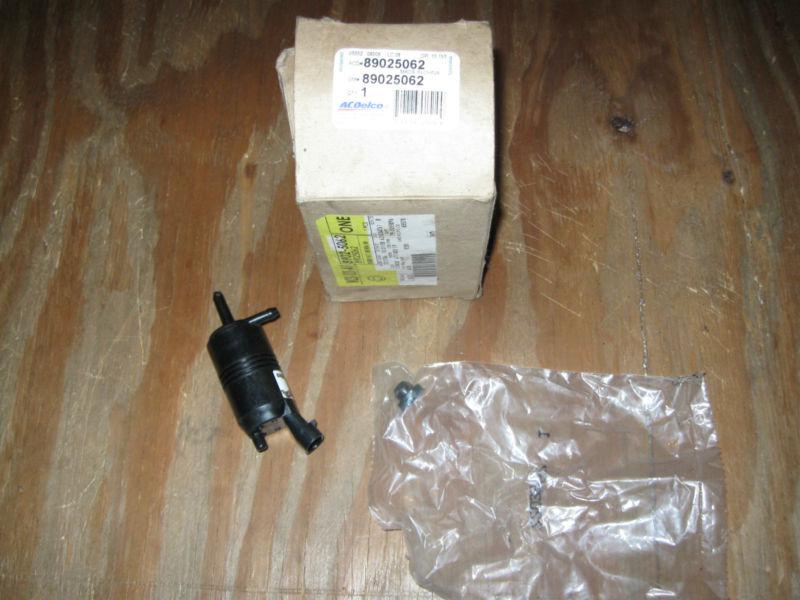 89025062 pump ac delco with seal front windshield washer gm cars and trucks