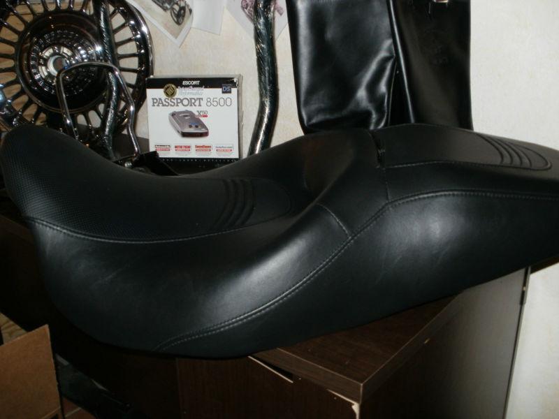 Harley-davidson touring seat, lightly used, 08-13. nr