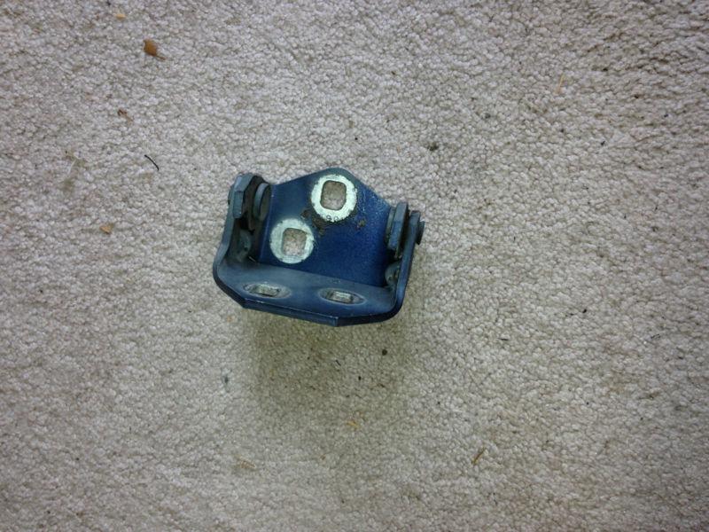 93-02 camaro rs z28 firebird rh door upper hinge