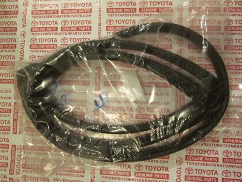 Toyota corolla weatherstrip front windshield seal rubber ke20 ke26