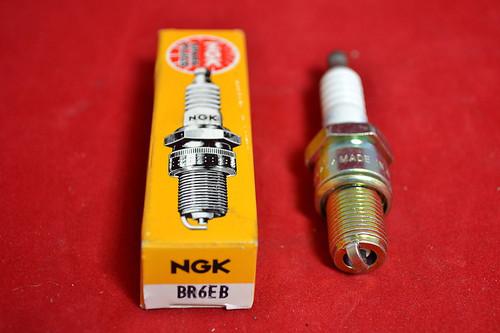 Ngk spark plug  br6eb  single