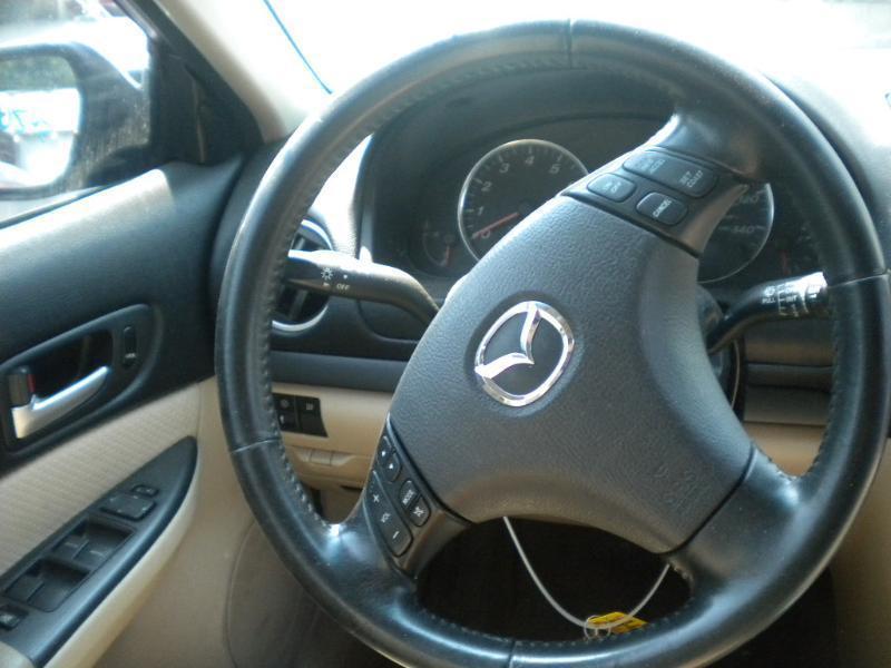 Mazda 6 black leather steering wheel  2006 06