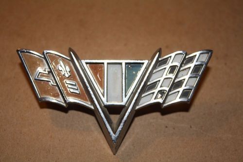 Vintage 1967 chevy chevelle, impala, camaro v crossed flag emblem 3840318