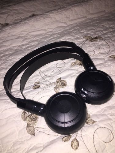 Honda odyssey / pilot  headphones  2005 - 2015 oem original