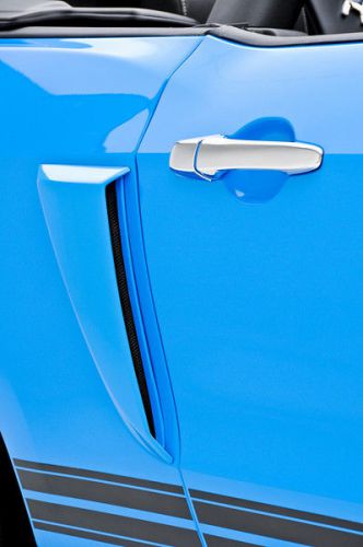 2013 2014 ford mustang side quarter panel scoop with gel decals by 3d carbon®