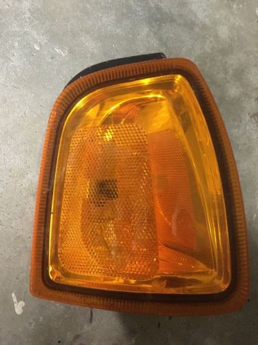 01-05 oem ford ranger corner lenses amber pass side