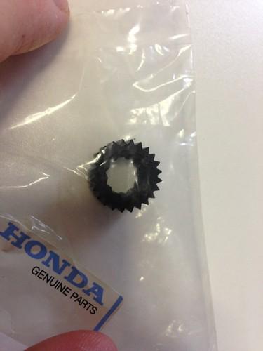 Brand new from honda 88-91 honda crx si dx hf rubber bushings for coin tray? oem