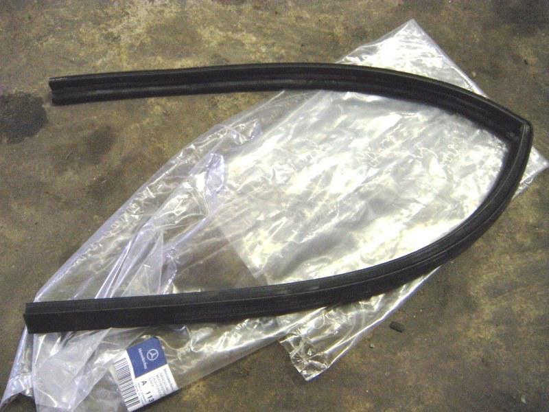 Mercedes w113 230sl 250sl 250sl new roof rail rubber seal to window soft top