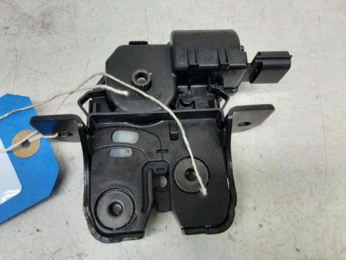 2013 renault captur mk1 5 door hatchback tailgate lock assembly