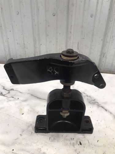 Mercury marine mercruiser 165 hp 250 4.1 l inline 6 engine motor mount bracket