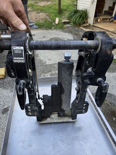 Mercury 25hp hydraulic assist clamp bracket