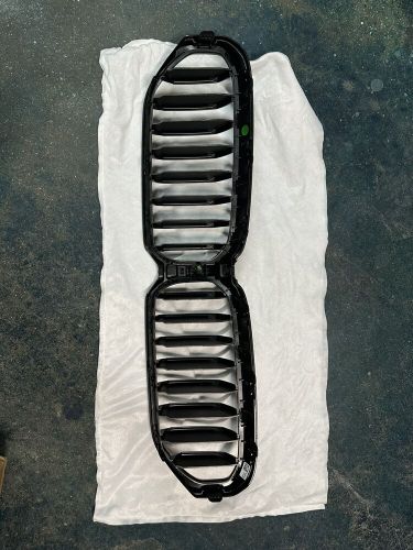 Oem bmw 5 series grille shadowline black 2021-2023  #51129852168