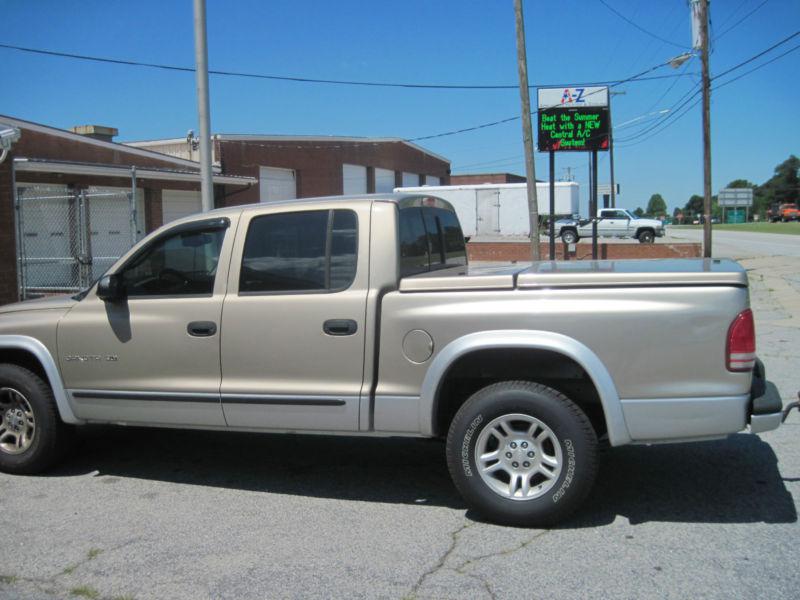  tonneau cover for dodge dakota 2001-2004 tri-wing  5 1/2 foot  bed xfatcc224