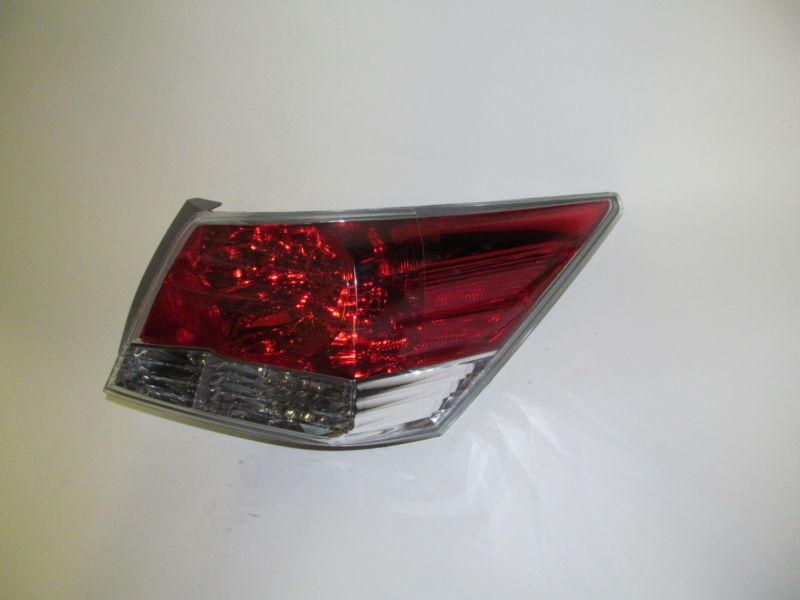 08 09 2010 2011 2012 honda accord sedan oem right tail light nice!