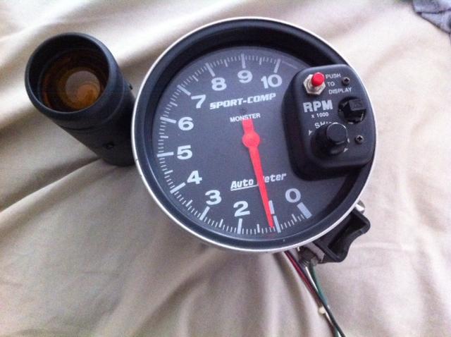 Autometer monster tach , sport comp w/ shift light 3904 race