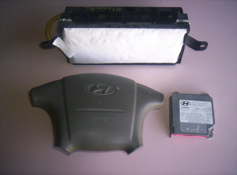 99 00 01 hyundai sonata air bags w/modual  ( set )