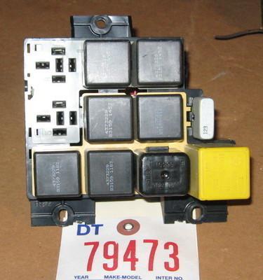 Dodge 93 caravan relay block w/ relays power distribution box 1993