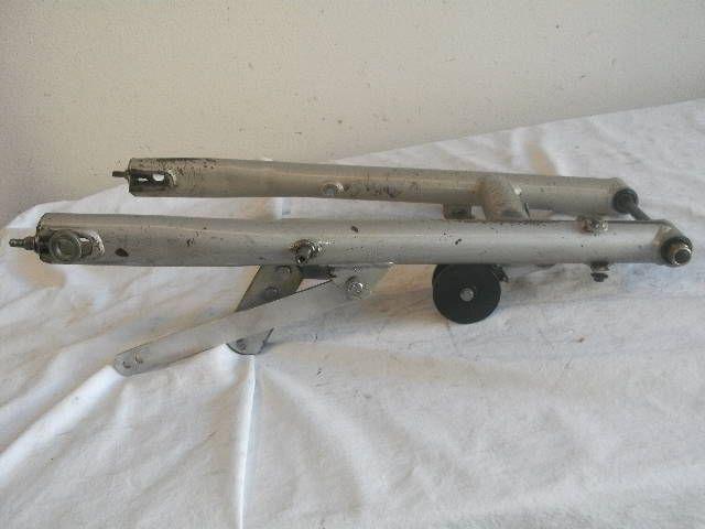 1981 - 1982 husqvarna 250 430 xc swingarm & pivot bolt 430xc 250xc swing arm