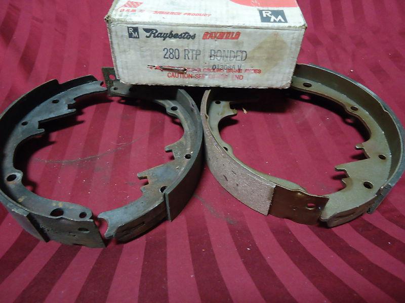 1965-76 gladiator jeep chevy gmc set of brake shoes f/r