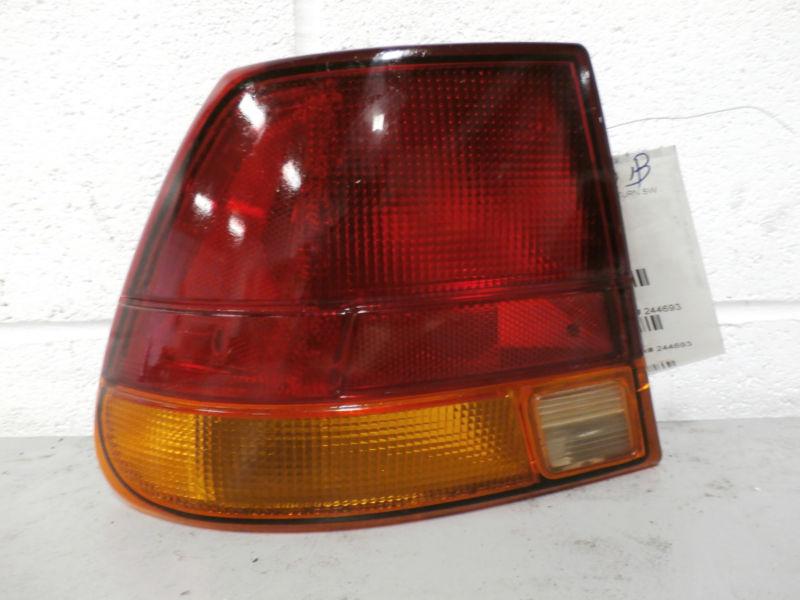 96-97 saturn sw driver side tail light