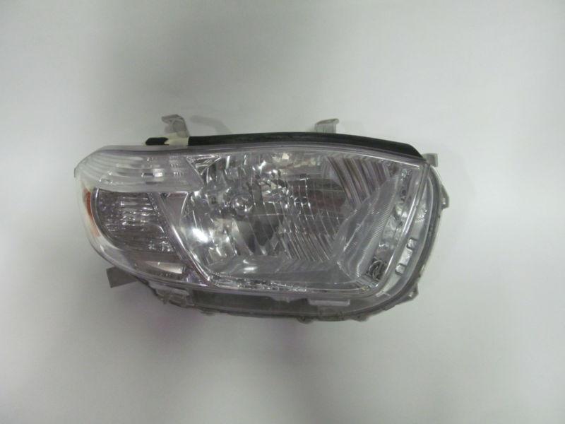 08 09 2010 toyota highlander oem right headlight nice!