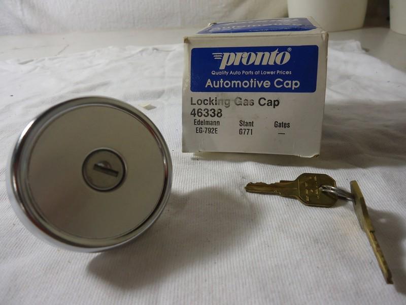 Pronto locking gap cap model 46338, stant g771 with set of keys, new