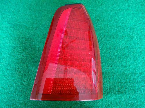 Cadillac deville passenger side brake tail light lamp right 00 01 02 03 04 05