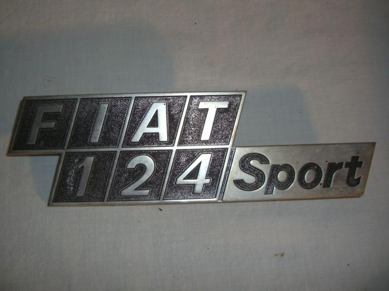 Fiat 124 sport coupe "fiat 124 sport" rear emblem