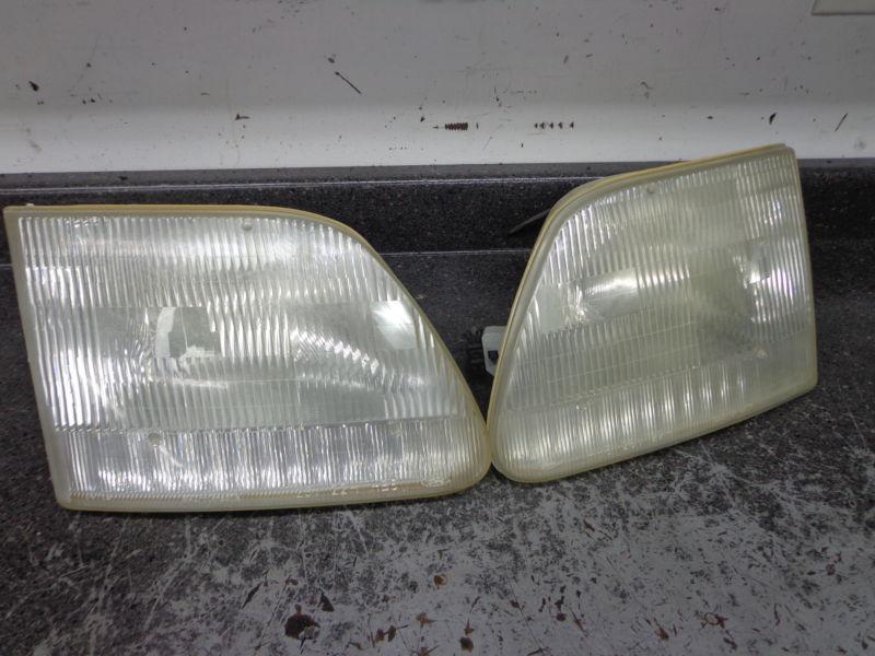 Ford expedition f150 front headlights head light  lh & rh   97-02