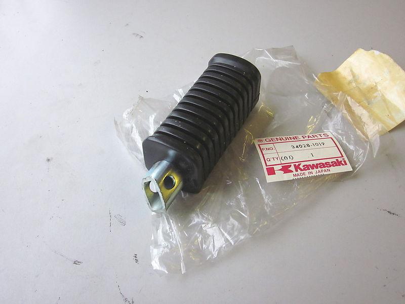 Kawasaki kz250 z 250 79-84 footrest step lh 34028-1019 nos