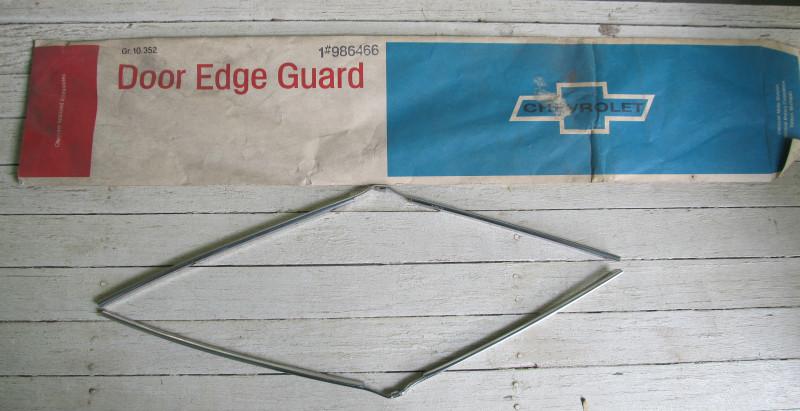 Nos 1966 chevrolet chevy ii nova 2 door door edge guard moulding set gm 986466