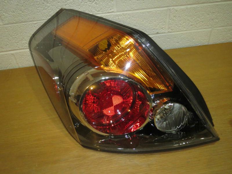 Nissan altima sedan oem left tail light 2007 2008 2009 2010 2011 2012