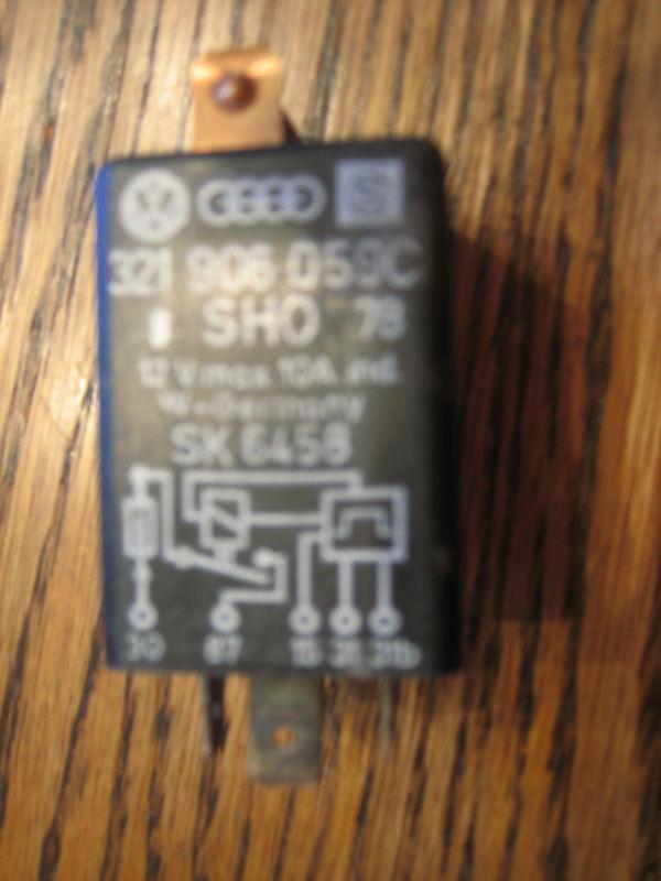 Volkswagen fuel pump relay, part# 321906059c