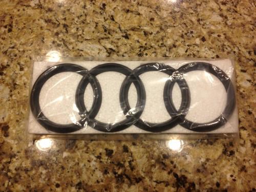 Black audi q7 front grille rings emblem