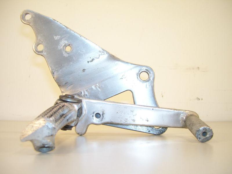 88 92 gsxr 750 1100 right rearset foot peg bracket brake pedal gsx-r slingshot