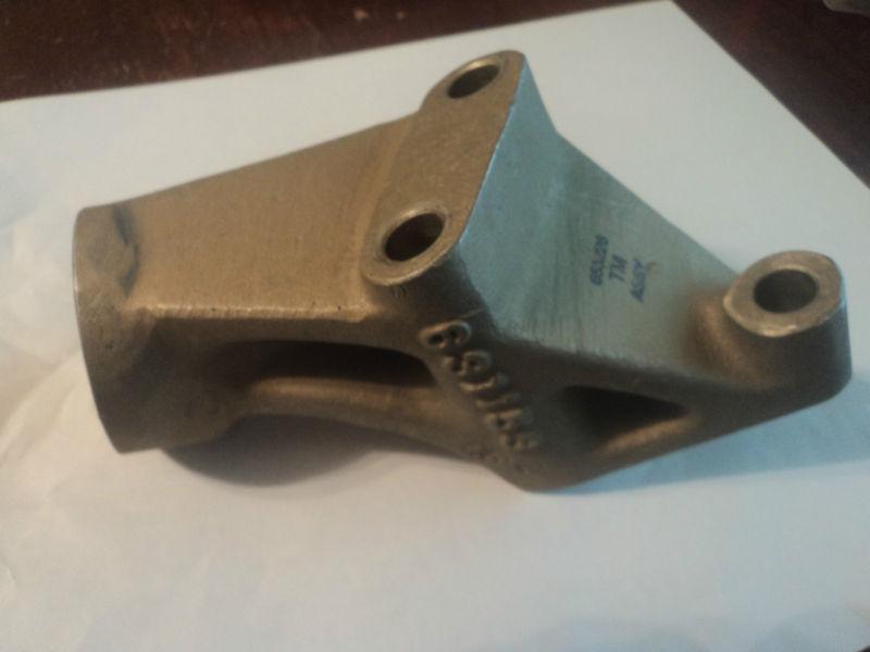 Continental engine mount 631153 or 653226- used in good condition