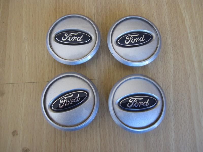 Set of 4 factory oem ford mustang pony center caps 2005-2010  p/n 4r33-1a096-bb 