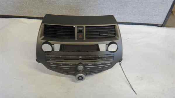 08-11 honda accord radio with cd player oem