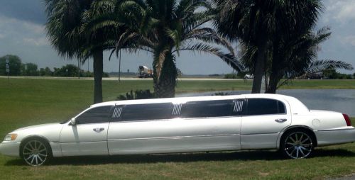 1999 lincoln town car limousine